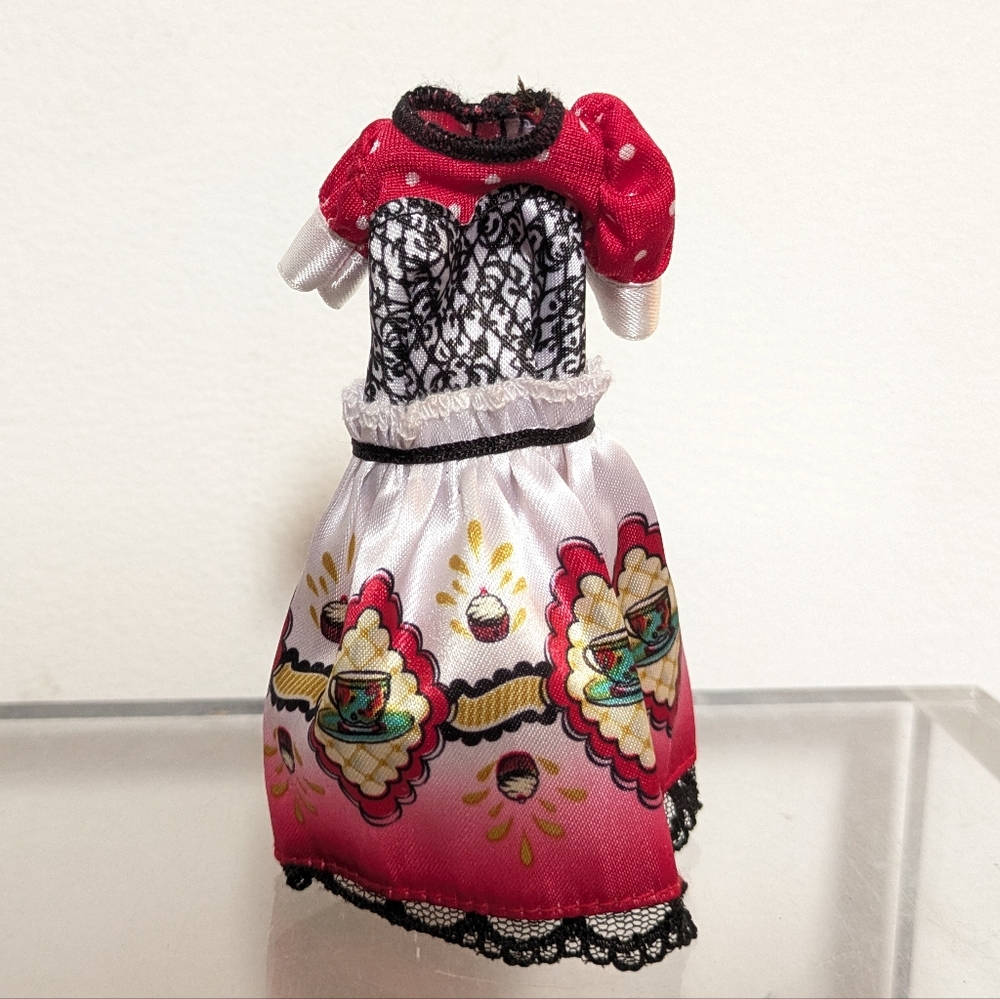 Ever After High Doll Apple White Hat-tastic Tea Party Party Dress